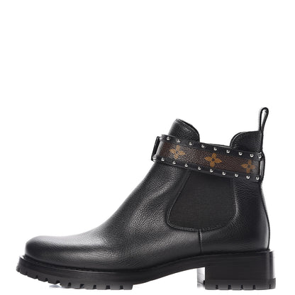 Louis Vuitton Grained Calfskin Monogram Discovery Flat Ankle Boots 39 1 of 9