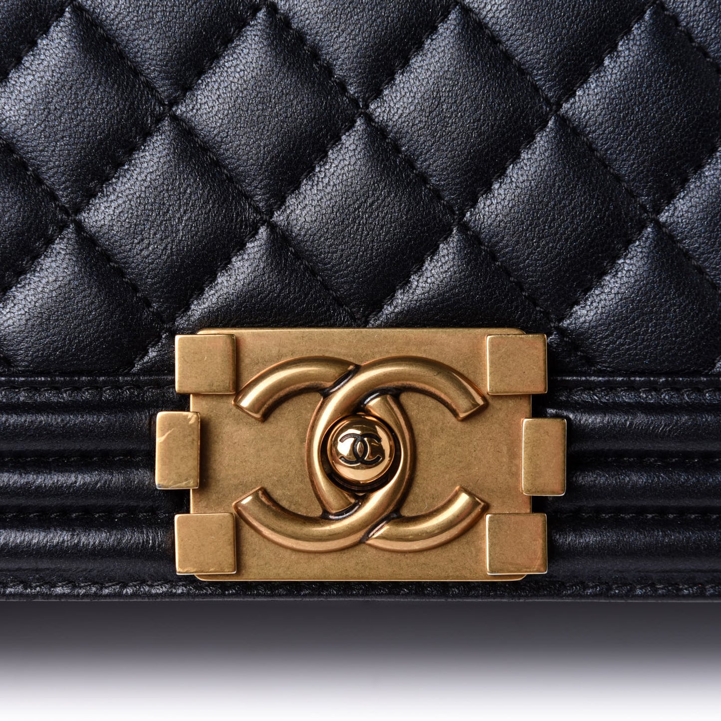 Lambskin Quilted Large Boy Flap Black