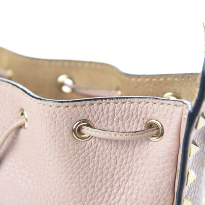 Valentino Garavani Grained Calfskin Rockstud Bucket Bag Poudre 10 of 10