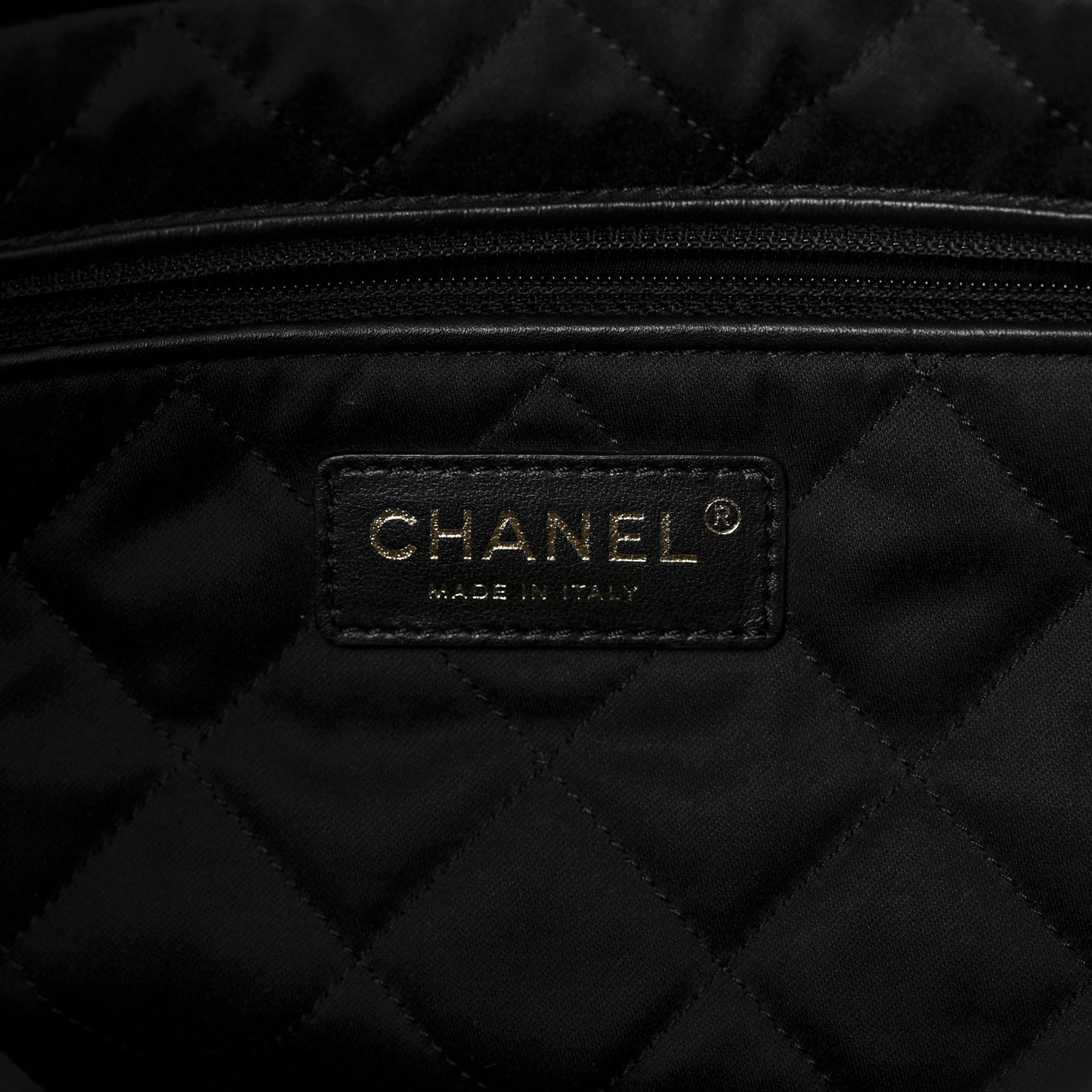 Shiny Calfskin Quilted Small Chanel 22 Black