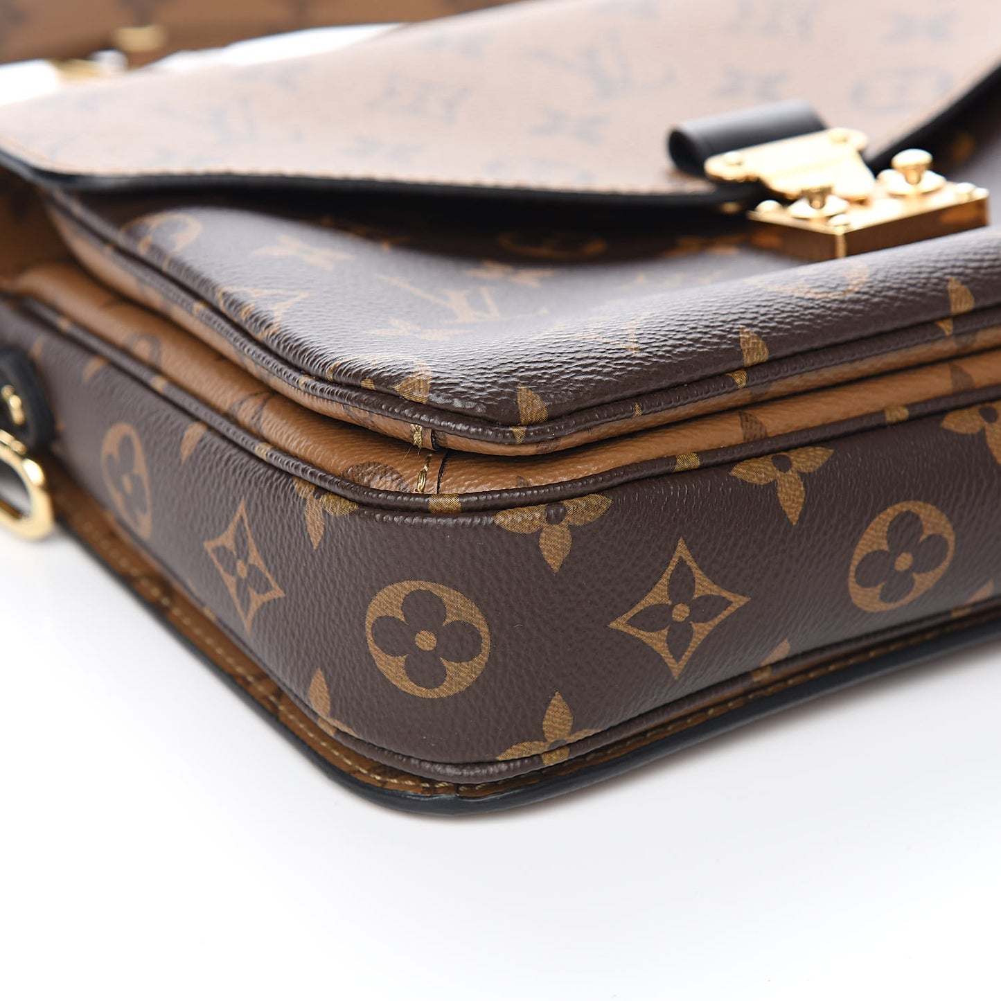 Reverse Monogram Pochette Metis