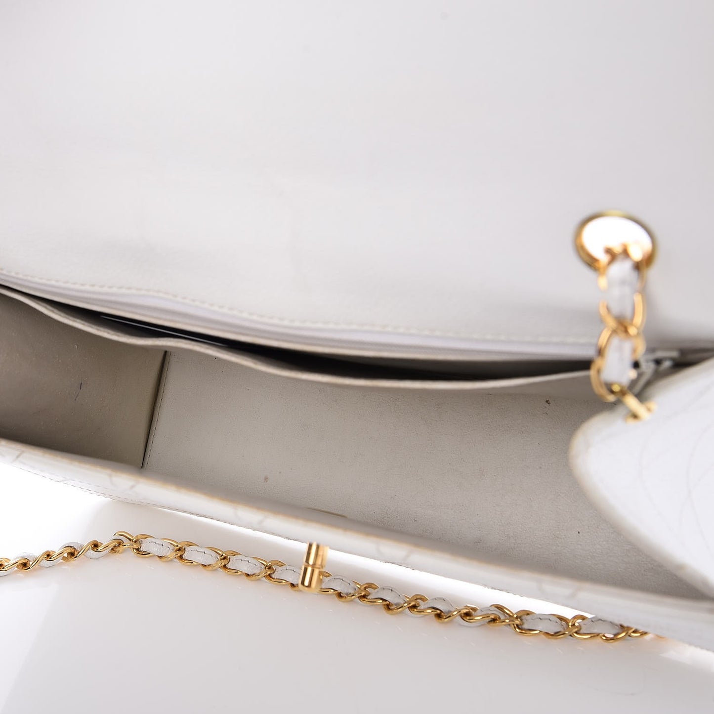 Caviar Quilted Jumbo Single Flap White