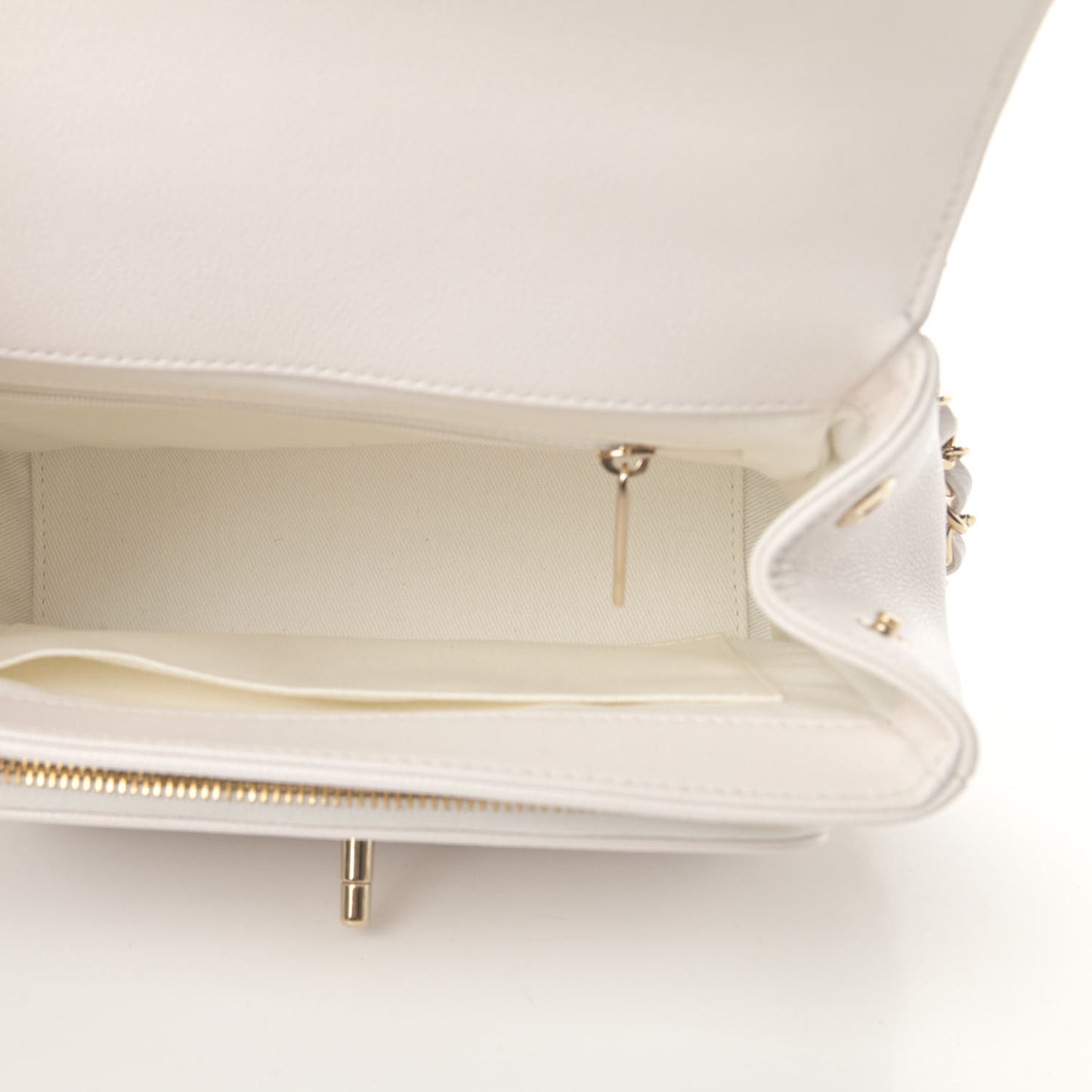 Caviar Quilted Medium Business Affinity Flap White