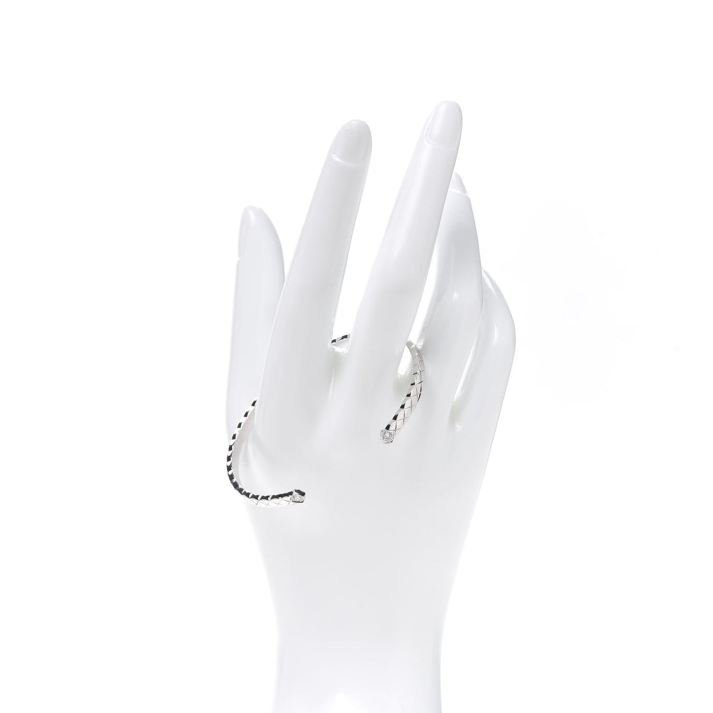 18K White Gold Diamond Coco Crush Cuff Bracelet L