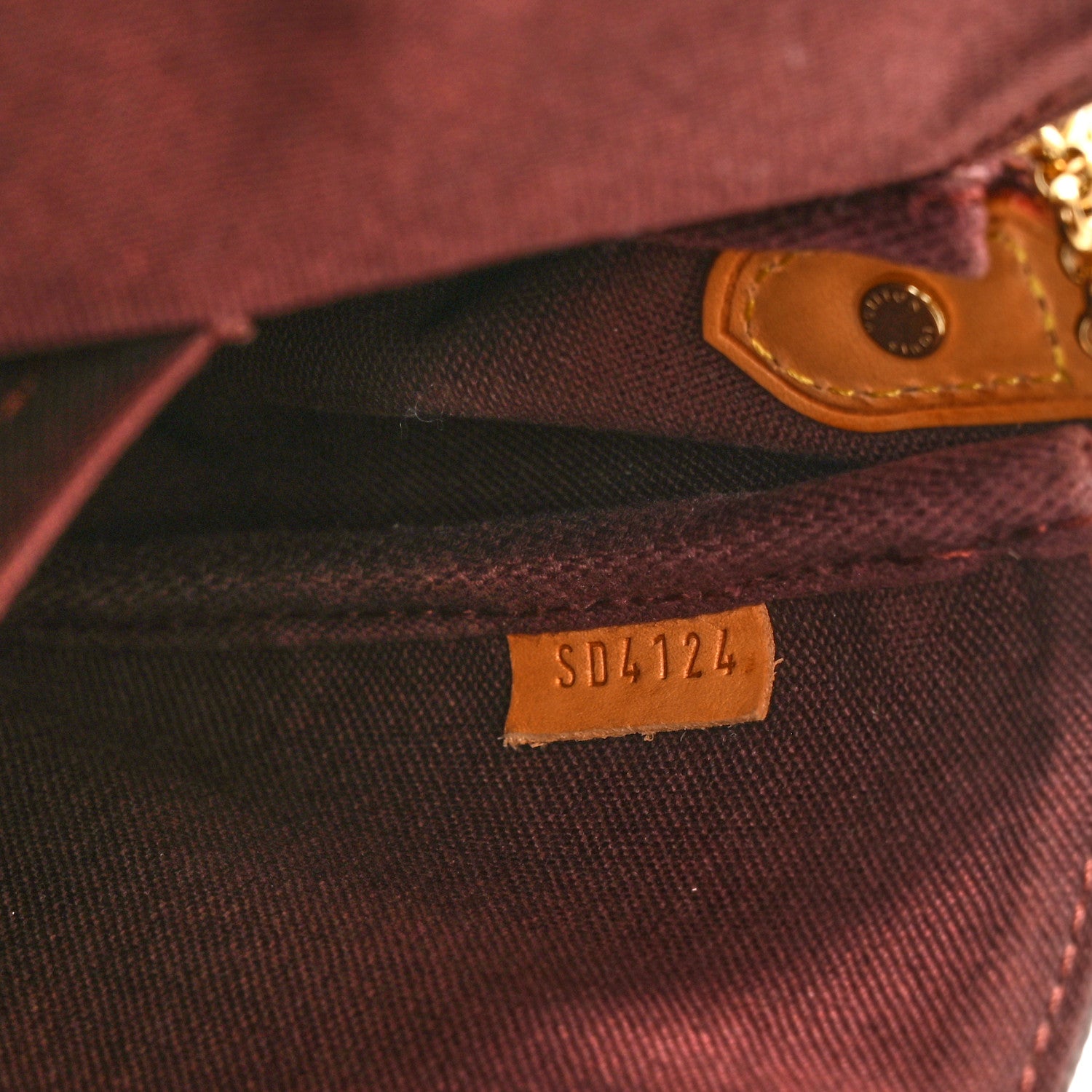 Louis Vuitton Monogram Favorite MM 8 of 11