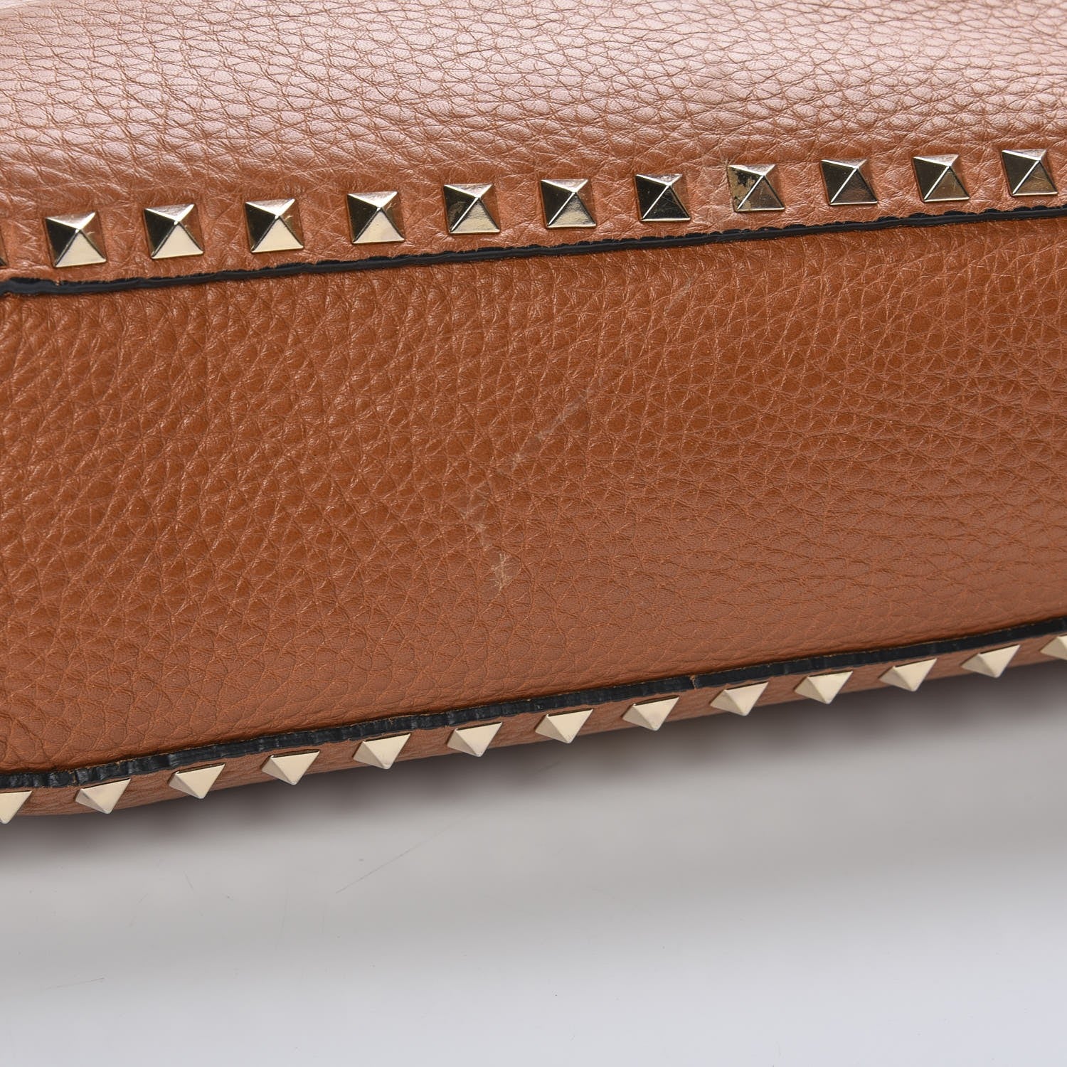 Valentino Garavani Pebbled Calfskin Large Rockstud Flip-Lock Messenger Bag Light Cuir 10 of 11