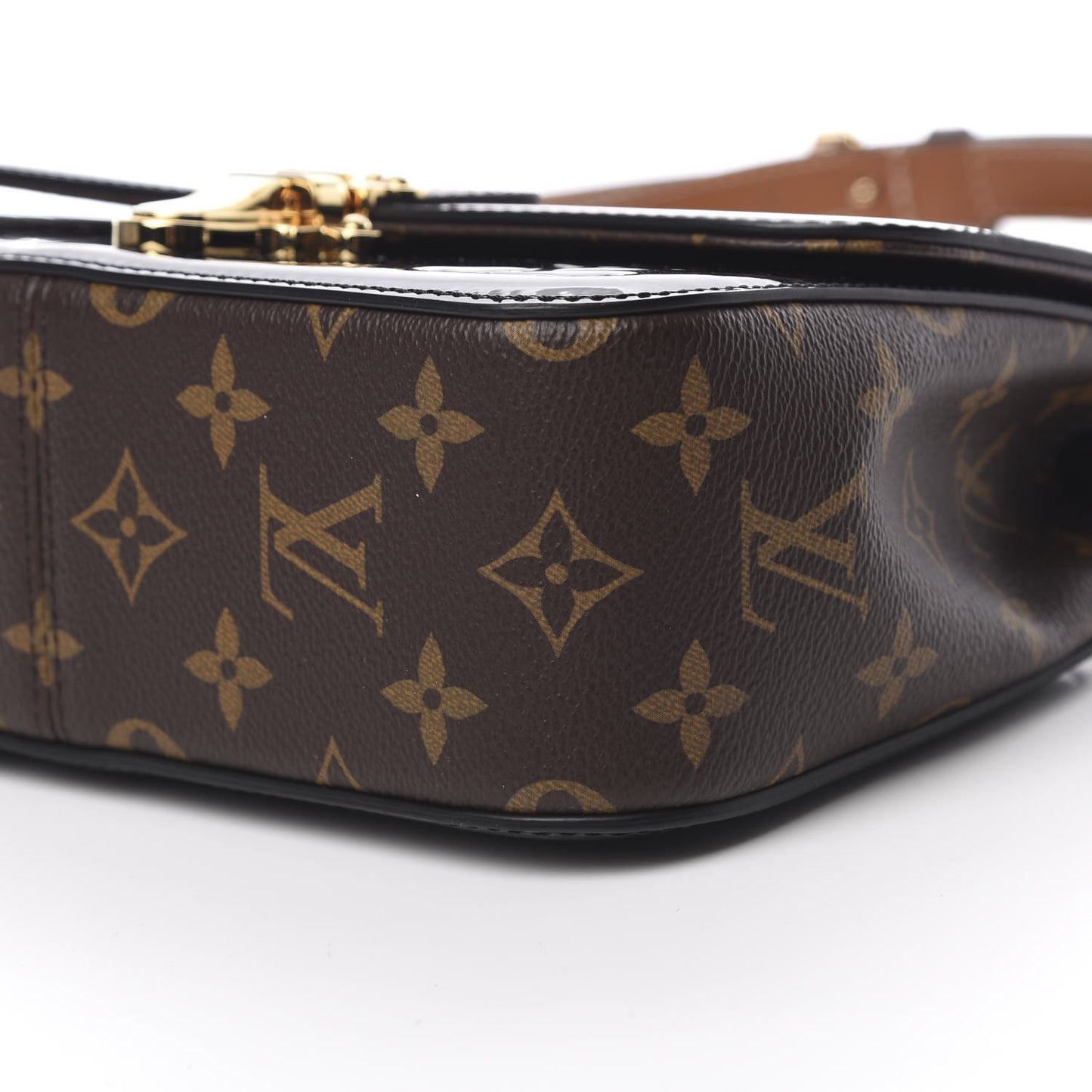 Vernis Monogram Cherrywood BB Black