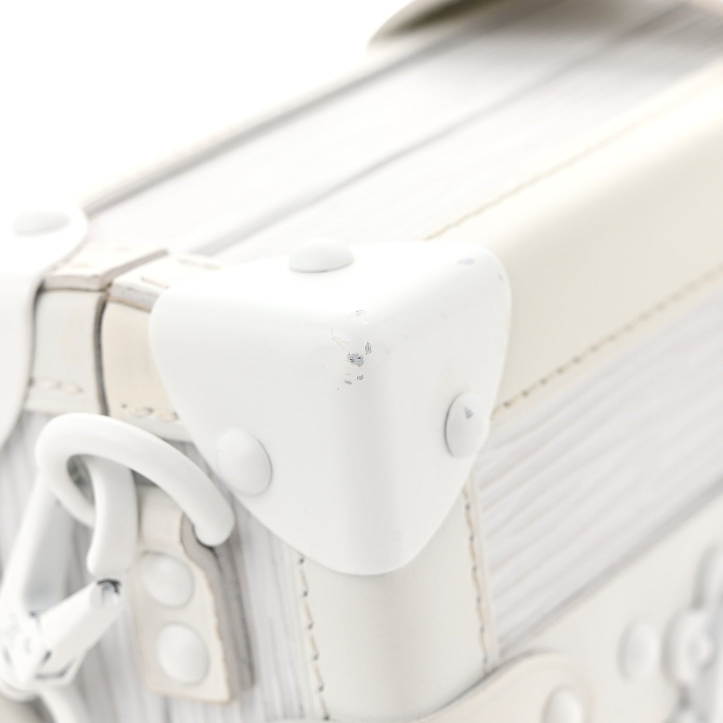 Epi Monochrome Petite Malle White