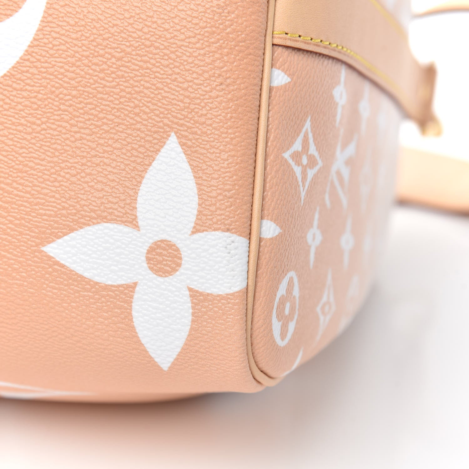 Louis Vuitton Monogram Giant By The Pool Keepall Bandouliere 45 Brume 8 of 9