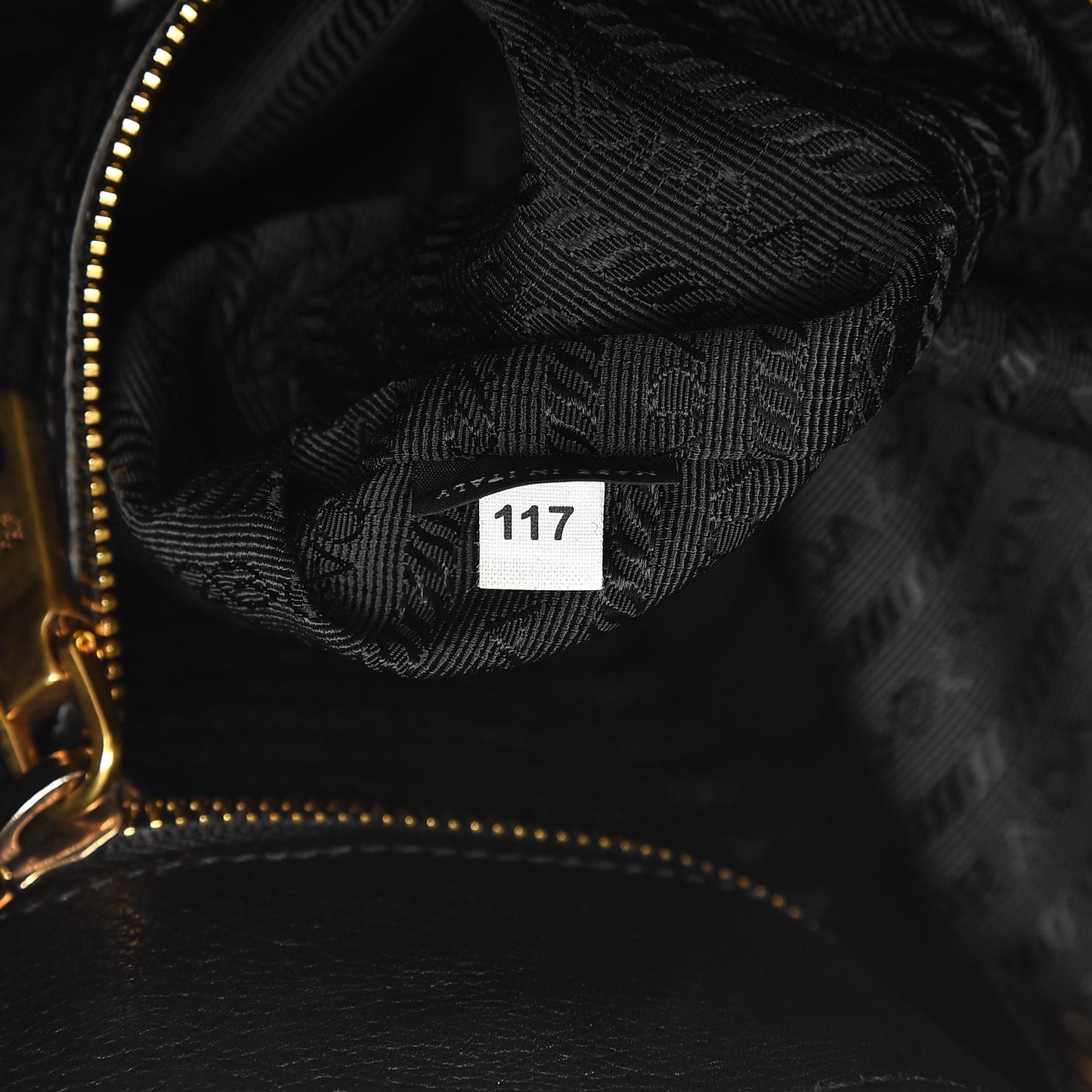 Vitello Daino Tote Nero Black