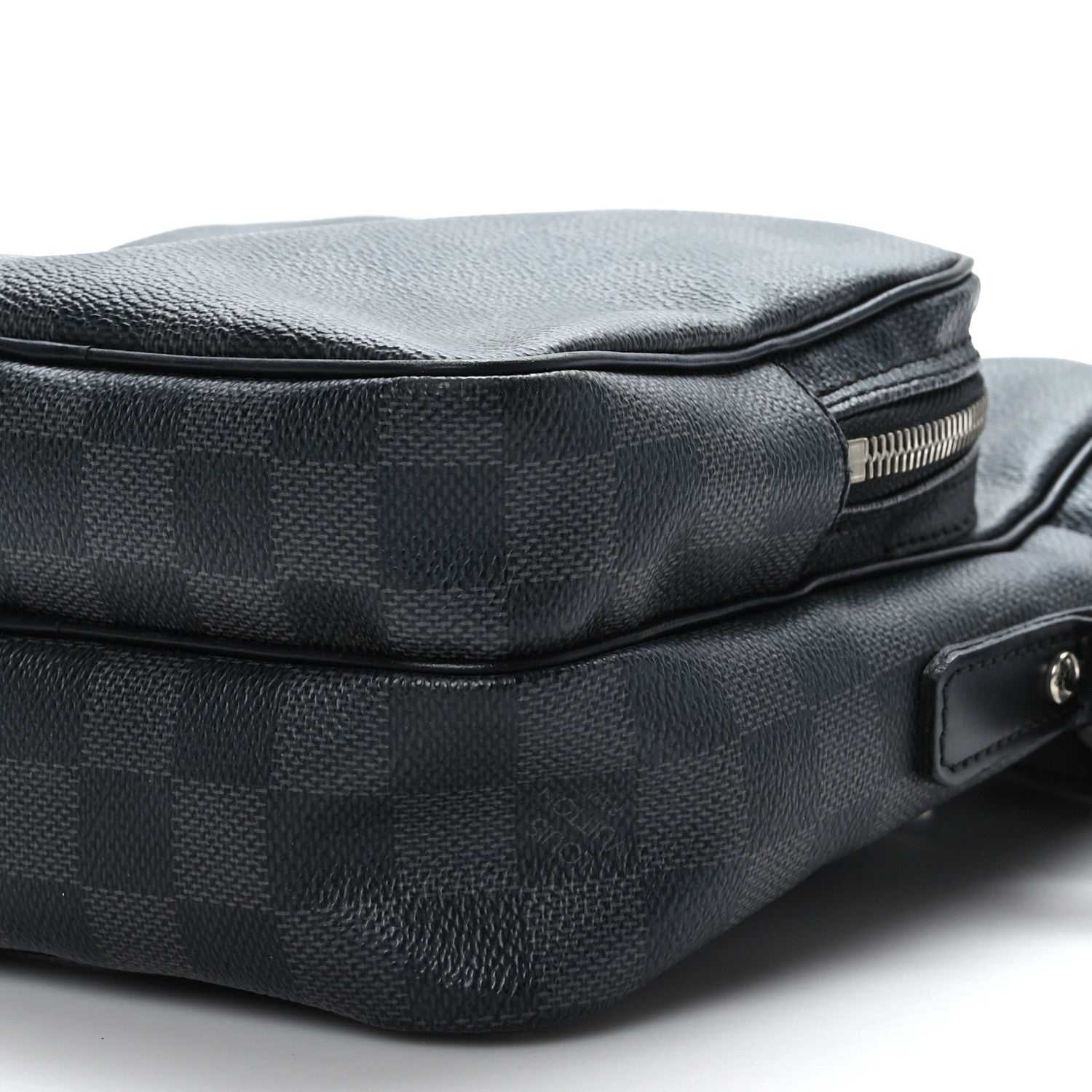 Louis Vuitton Damier Graphite Rem Bag 9 of 9
