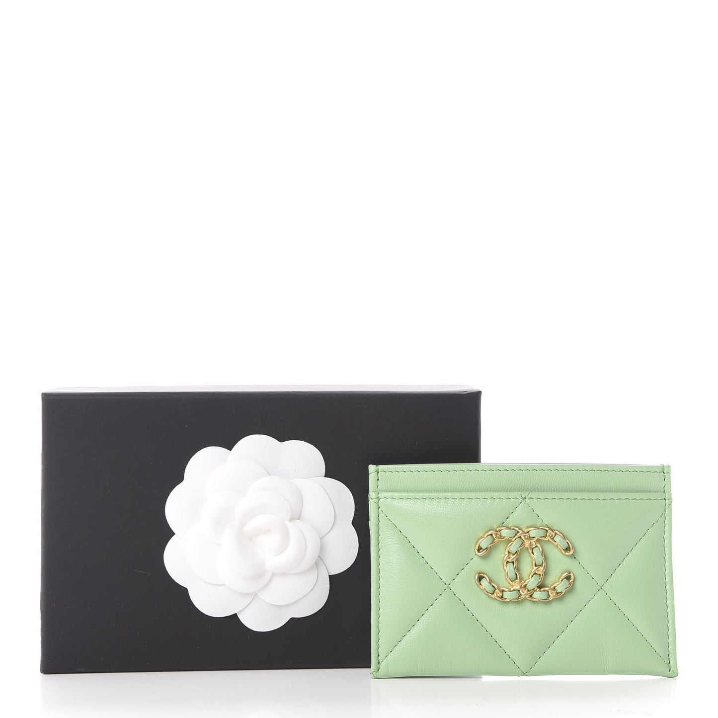 Shiny Goatskin Quilted Chanel 19 Card Holder Green