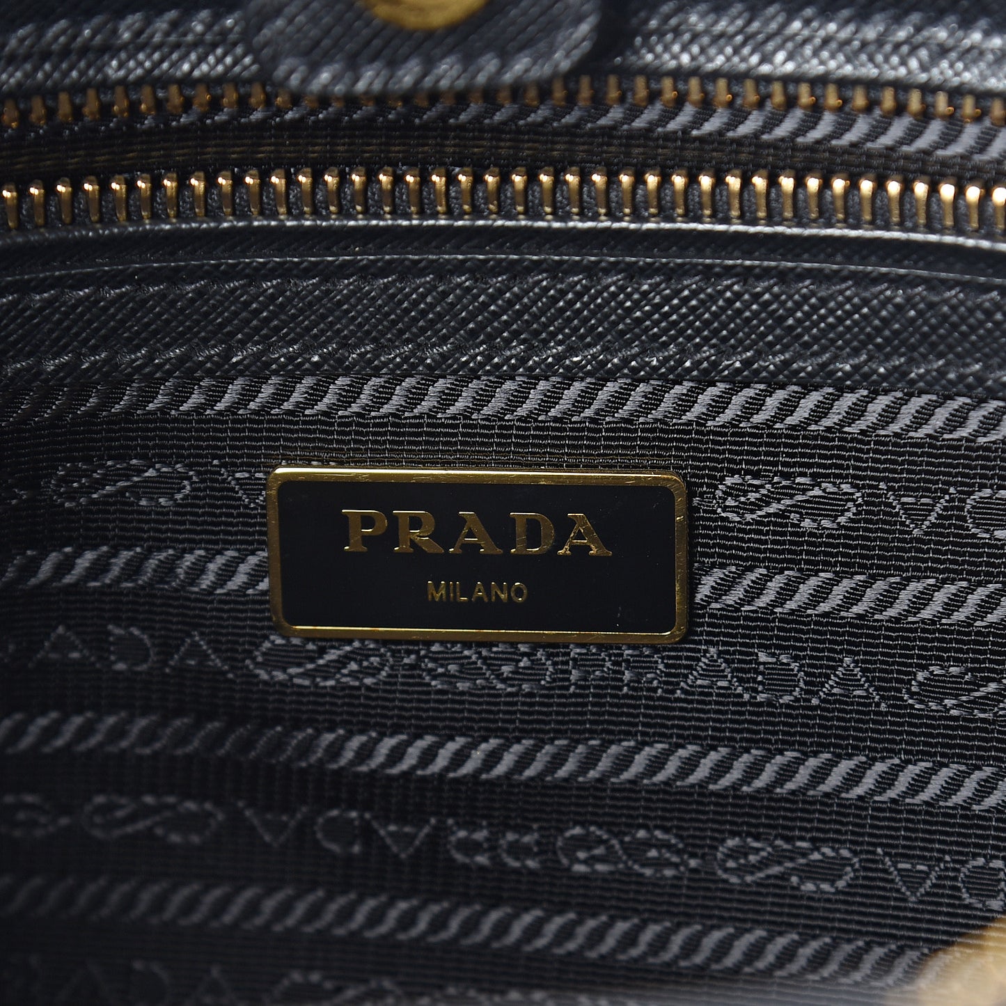 Saffiano Lux Medium Tote Black