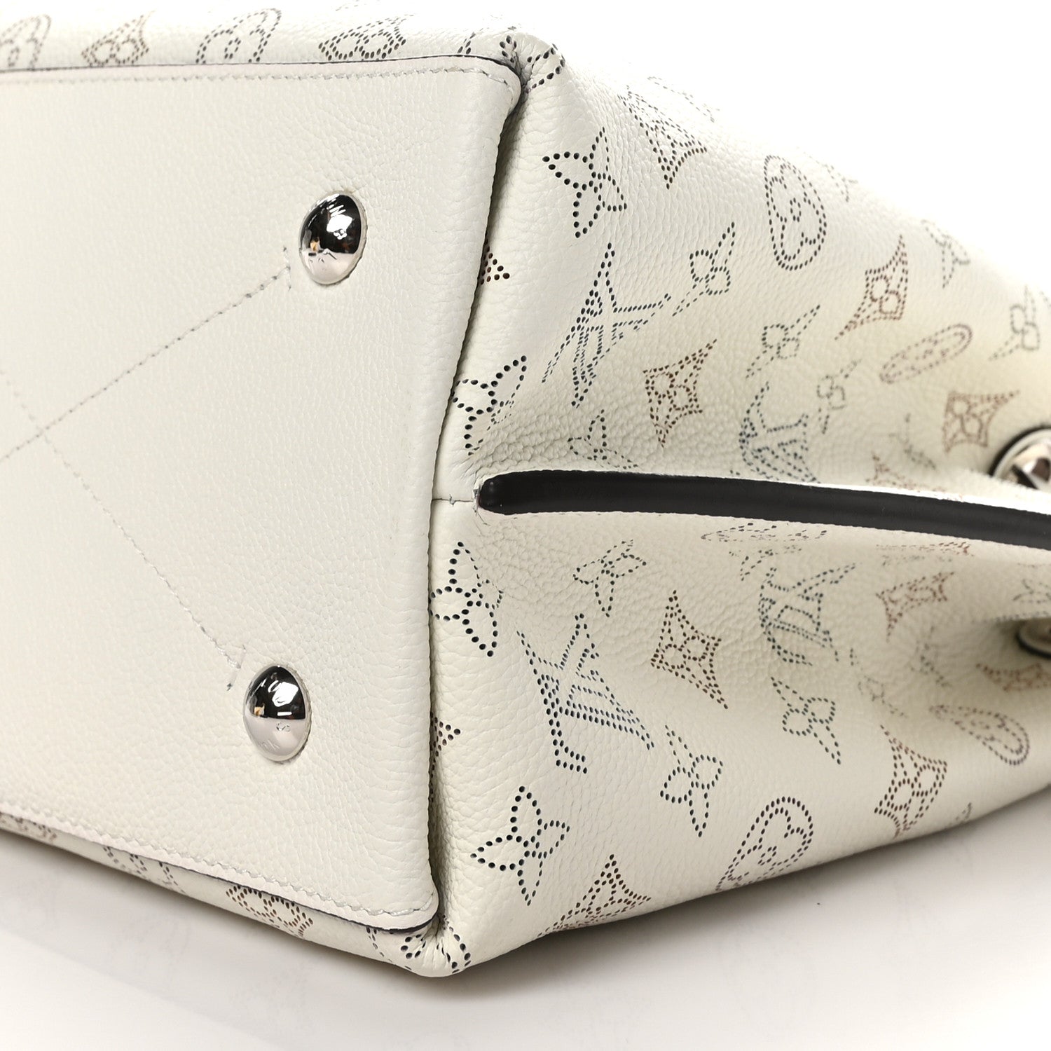 Louis Vuitton Mahina Muria Snow White 9 of 9