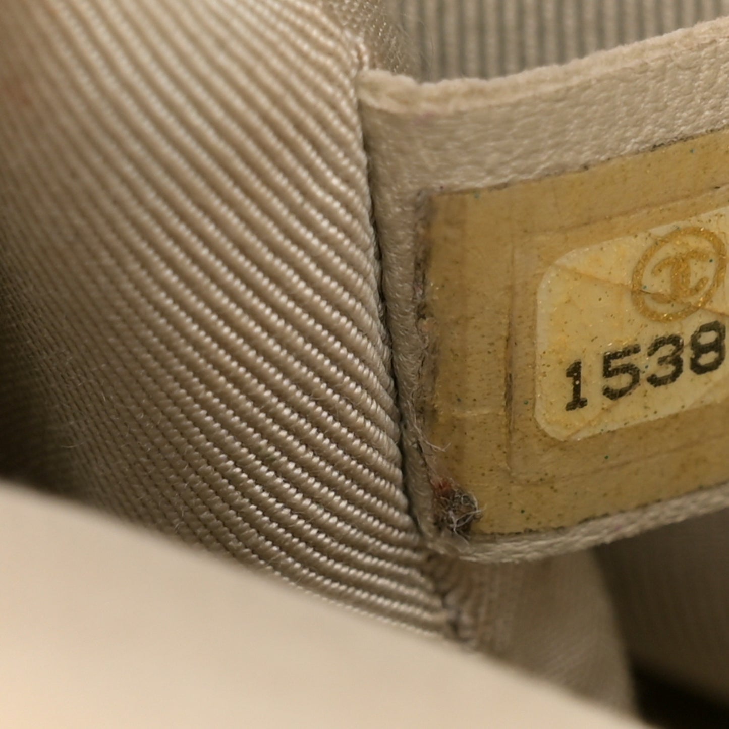 Washed Lambskin Quilted Medium Chain Around Messenger Salmon