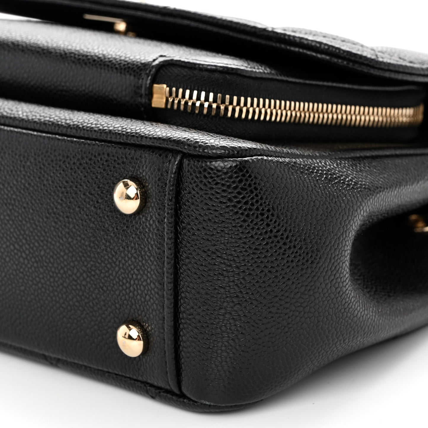 Caviar Quilted Medium Business Affinity Flap Black