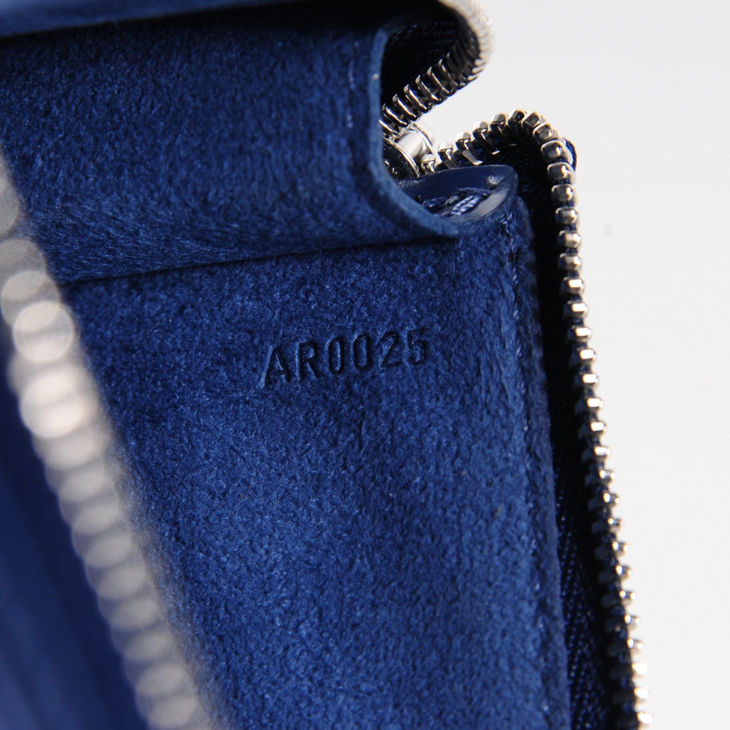 Louis Vuitton Epi Pochette Accessories 24 Myrtille 6 of 7