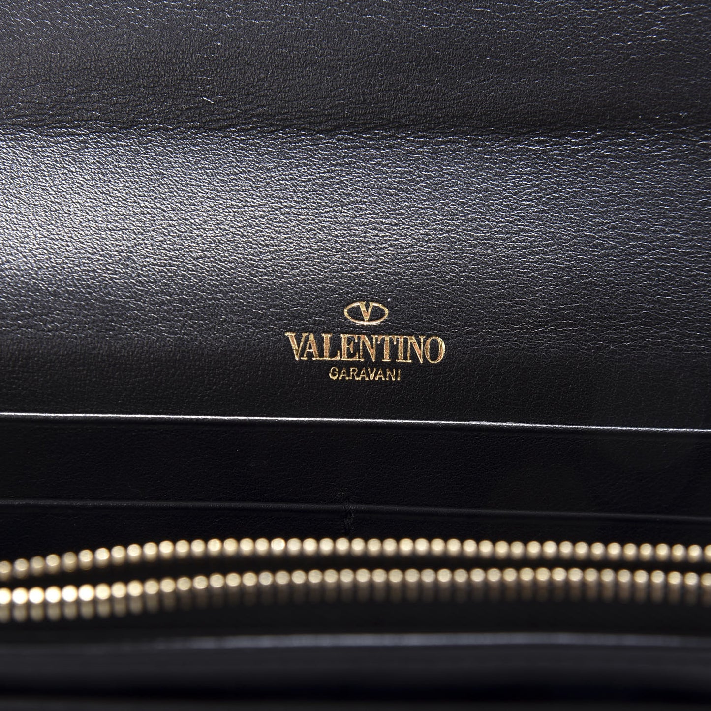 Vitello Small Rockstud Flap Wallet on Chain Black