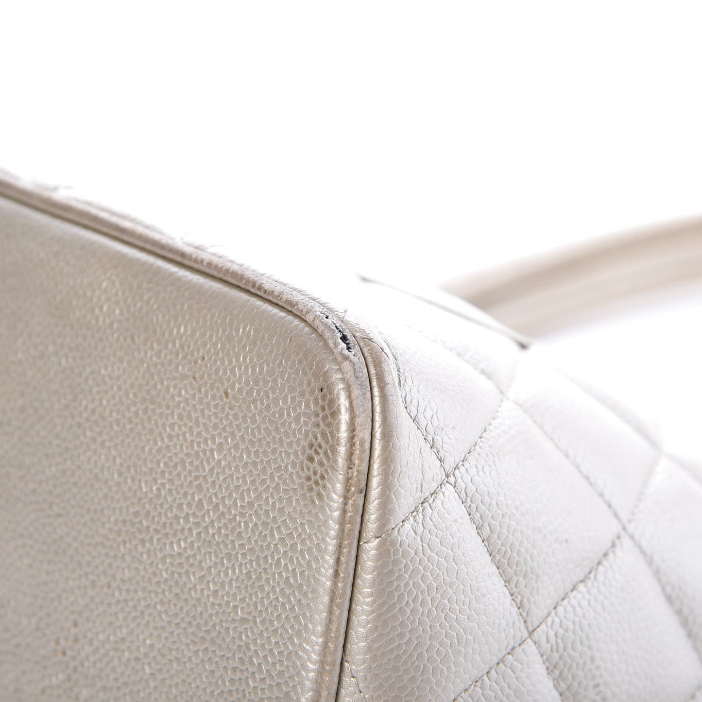 Caviar Quilted Medallion Tote Pearl