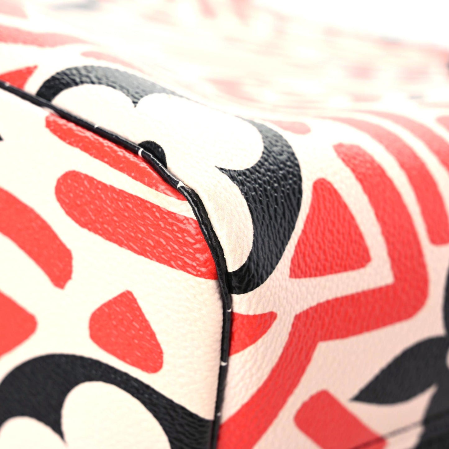 Monogram Giant Crafty Neverfull MM Creme Rouge Black
