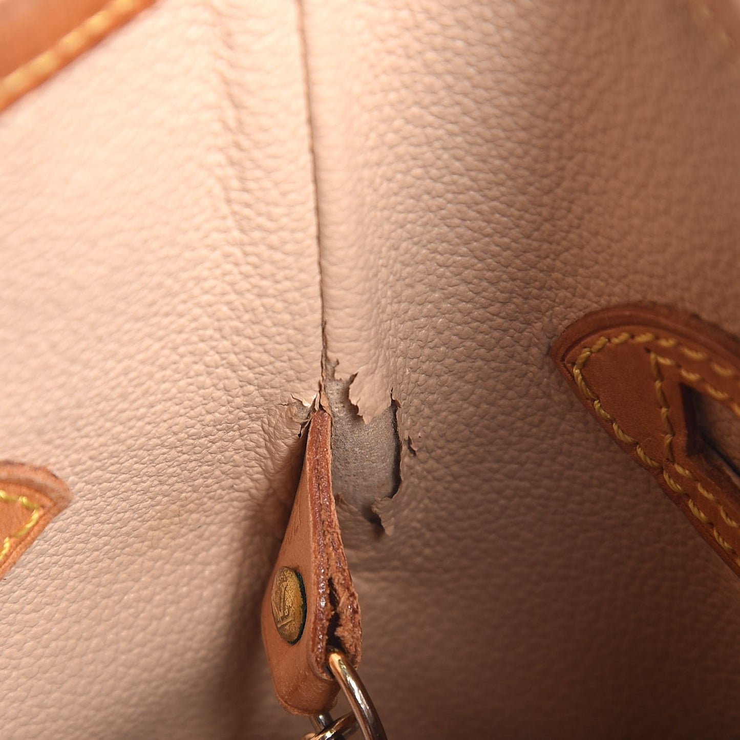 Monogram Petit Bucket 23