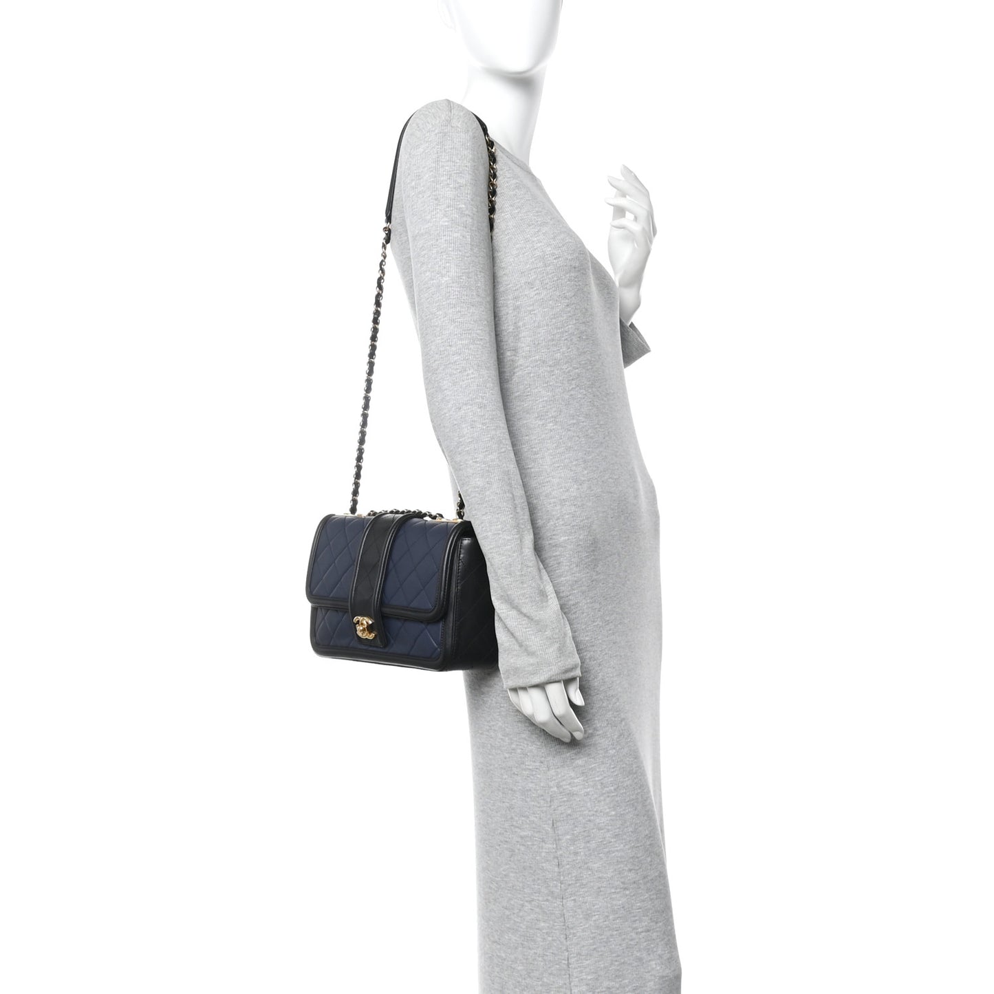 Lambskin Quilted Medium Elegant CC Flap Navy Black