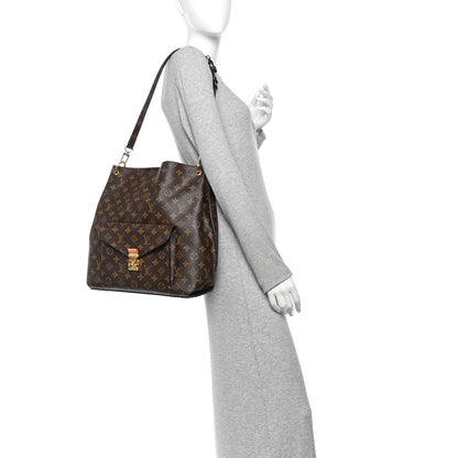 Louis Vuitton Monogram Metis 2 of 9
