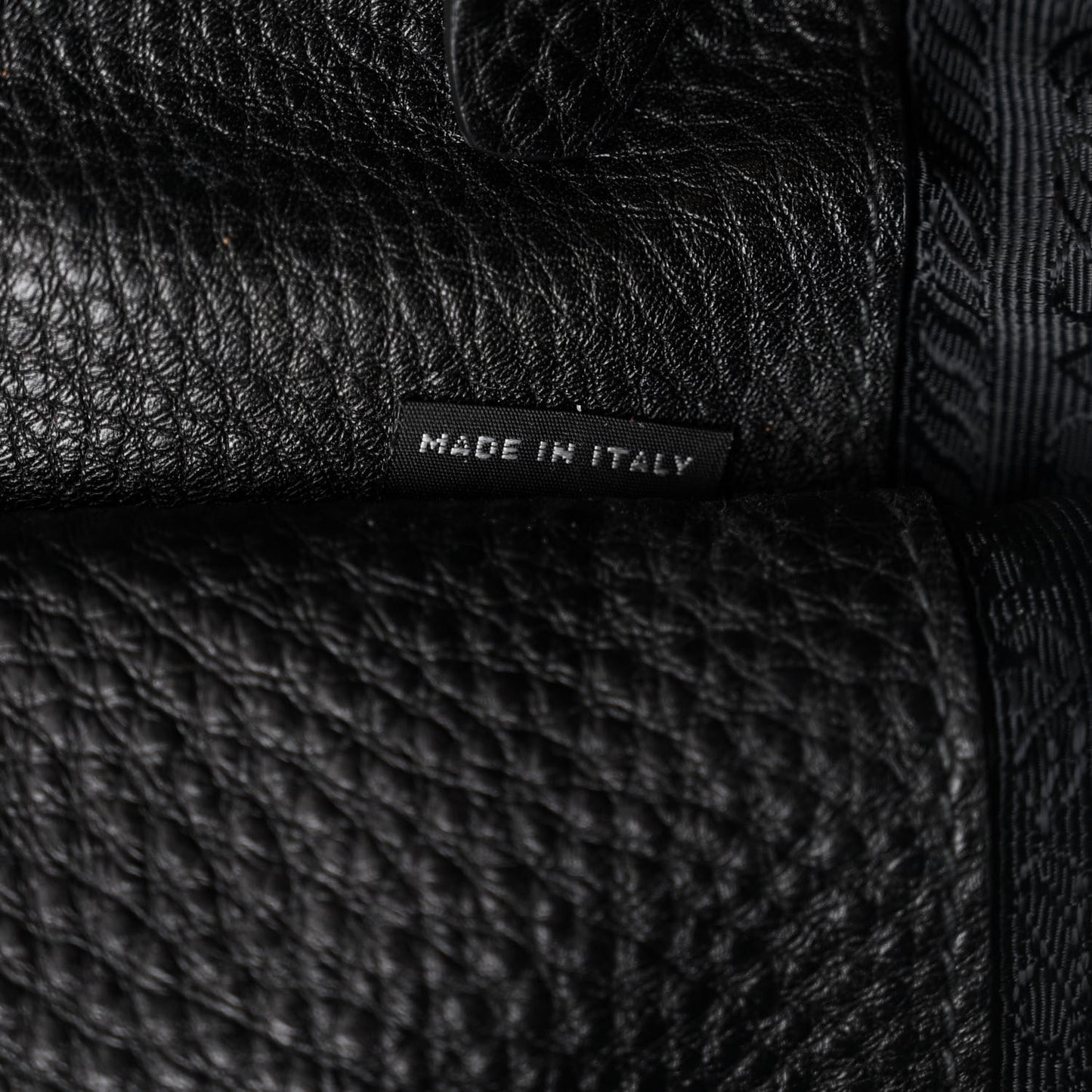 Vitello Daino Tote Black