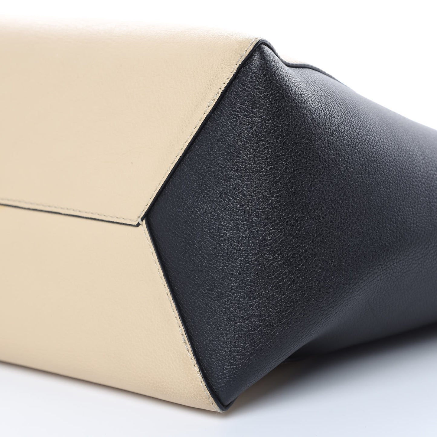Calfskin Lockme Cabas Vanille Black