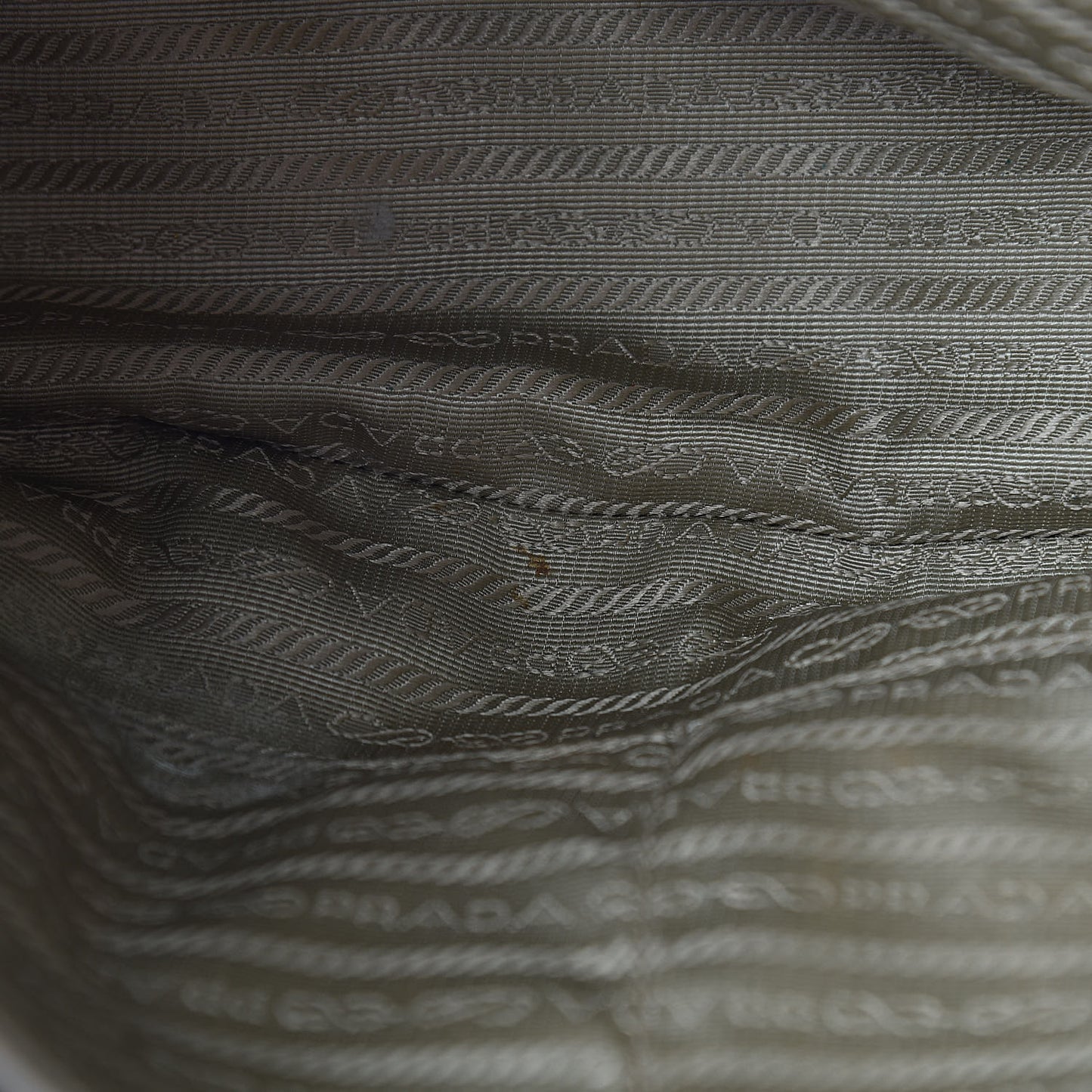 Saffiano Medium Galleria Double Zip Tote Argilla