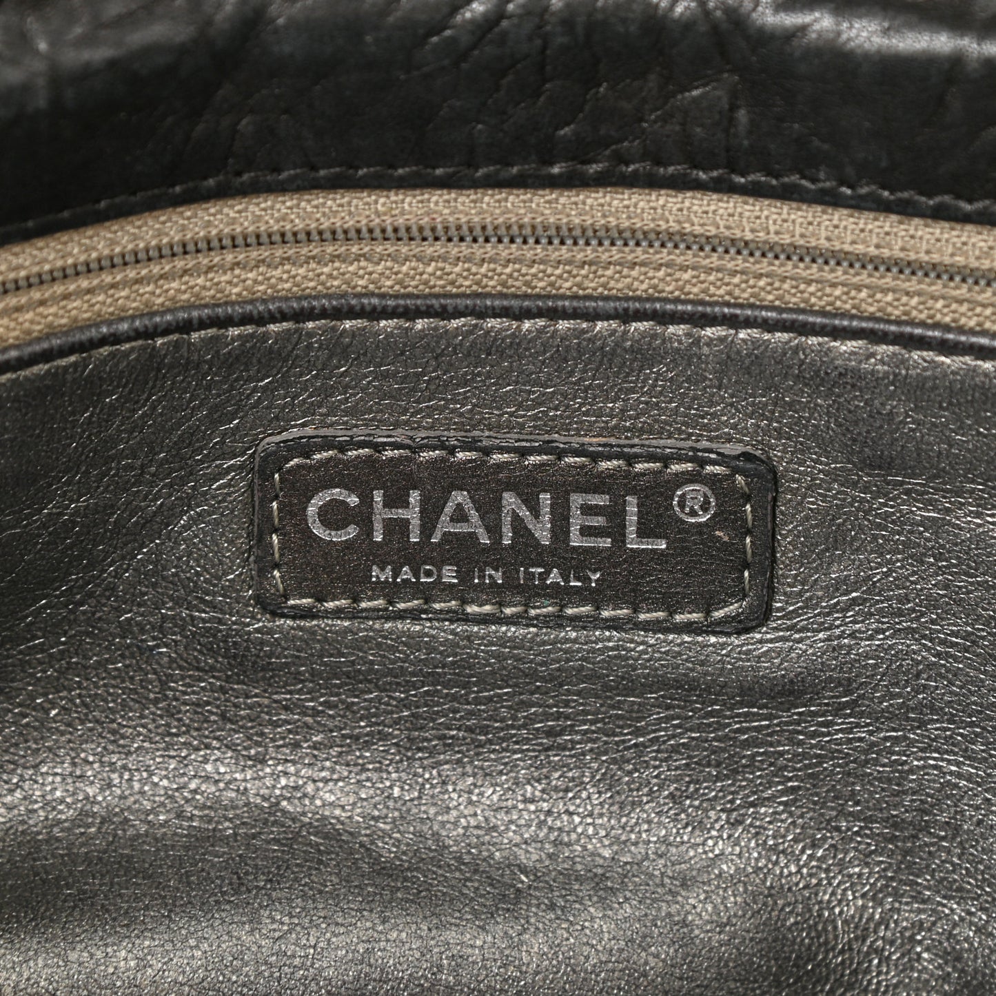 Distressed Lambskin Lady Braid Flap Black