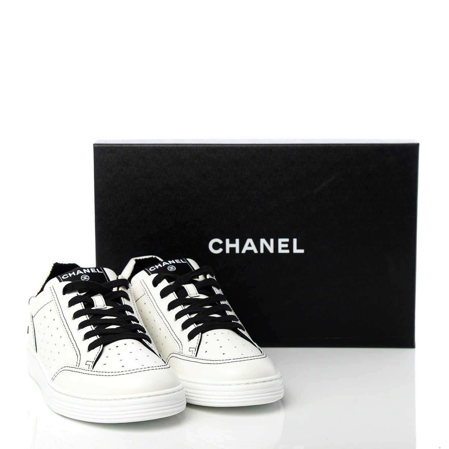 Calfskin Womens Logo Sneakers 40 Black White