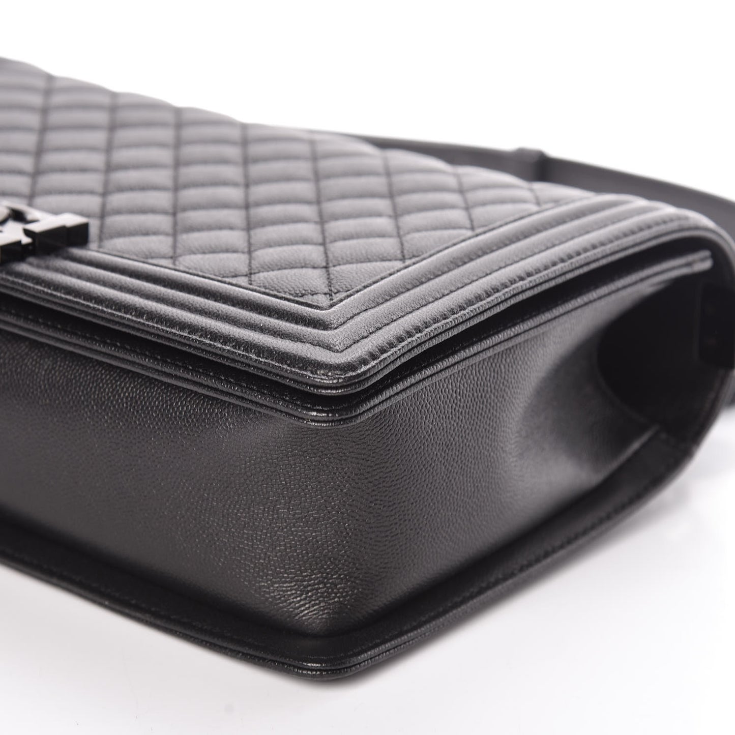 Caviar Quilted New Medium Boy Flap So Black