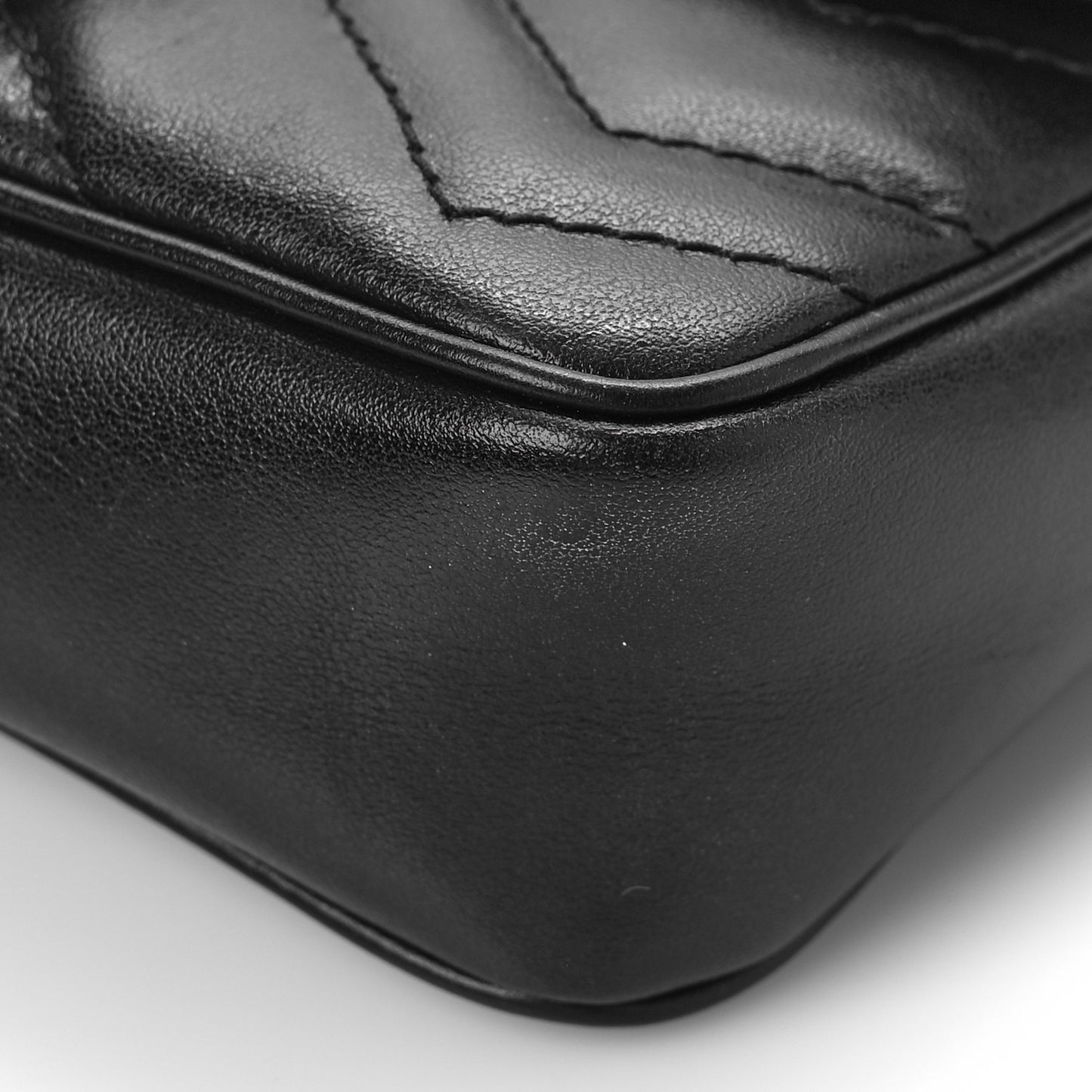 Calfskin Matelasse Super Mini GG Marmont Shoulder Bag Black