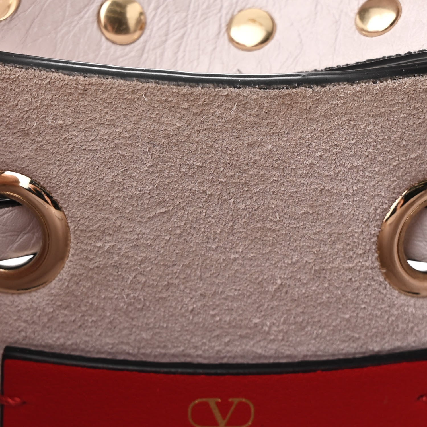 Valentino Garavani Grainy Calfskin Calfskin Rockstud Bucket Bag Light Grey 10 of 12