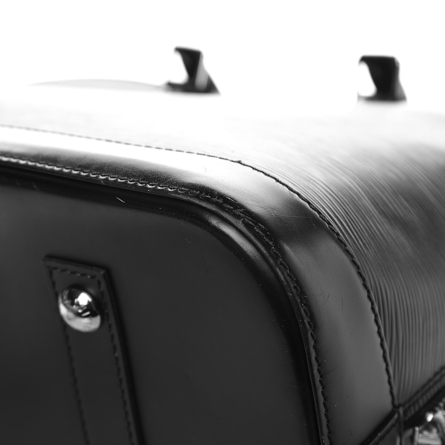 Louis Vuitton Epi Alma MM Black 12 of 14