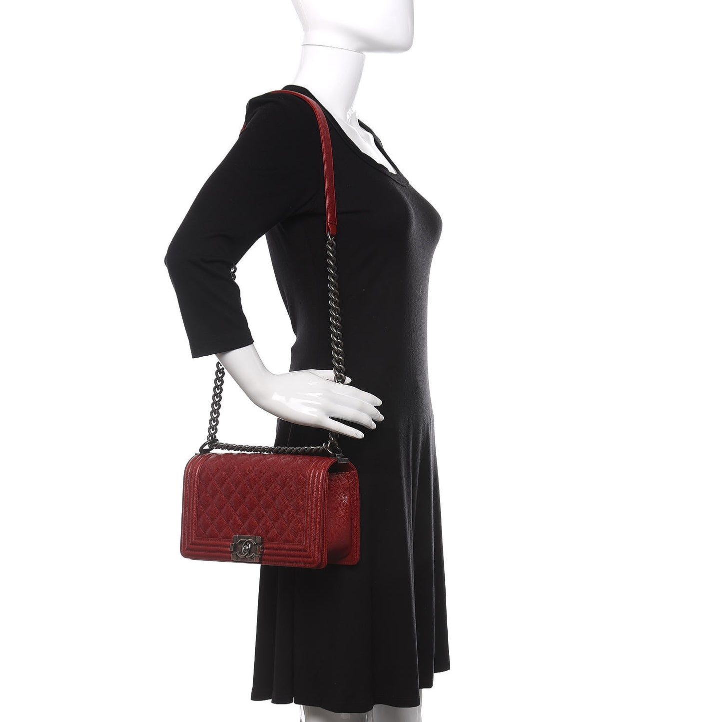 Caviar Quilted Medium Boy Flap Red