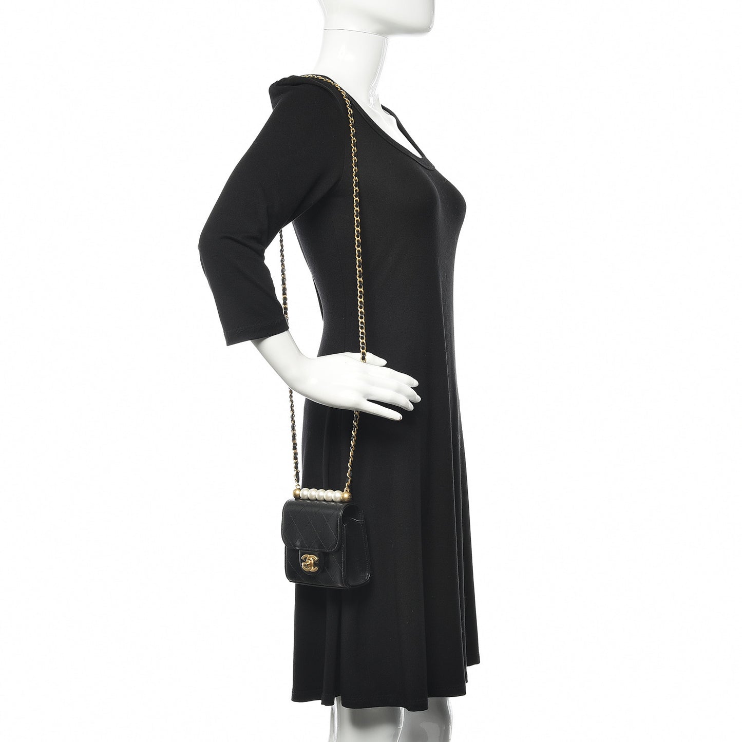 Goatskin Chic Pearls Clutch On Chain Black