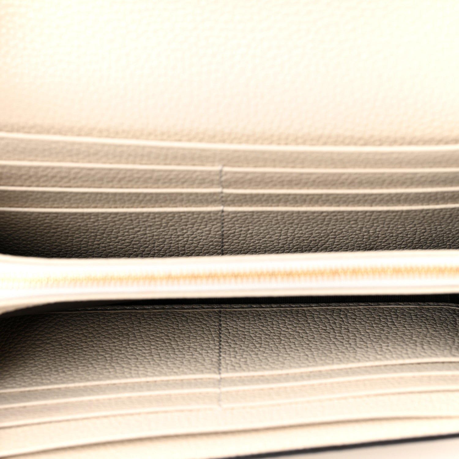 Gucci Grainy Calfskin Zumi Continental Wallet Vintage White 5 of 10