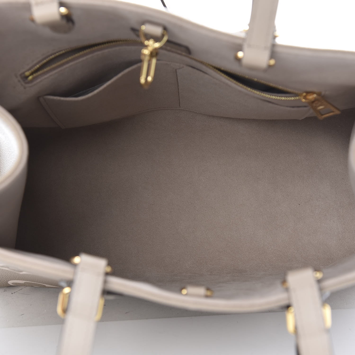 Louis Vuitton Empreinte Monogram Giant Onthego MM Tourterelle Creme 5 of 11