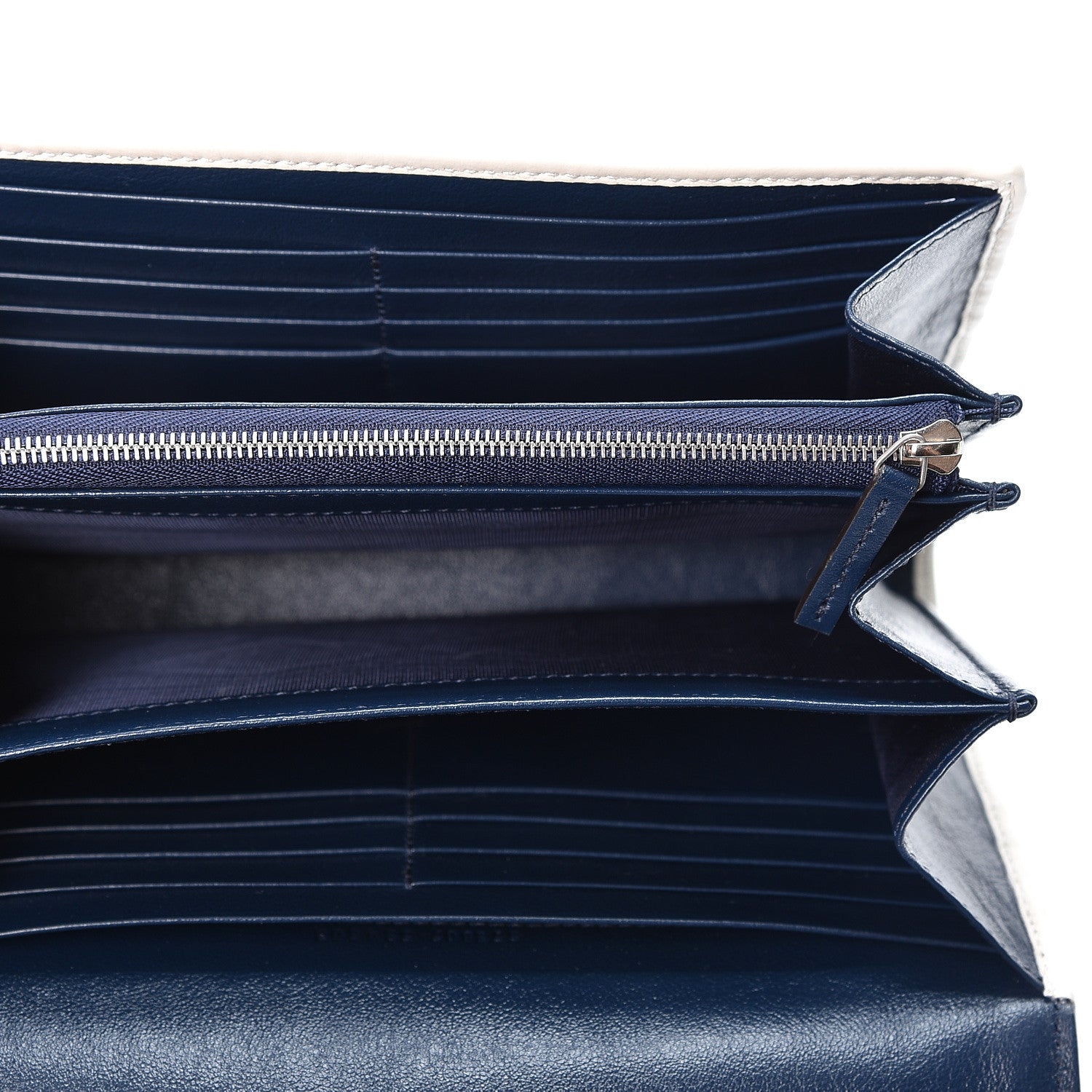 Gucci Vintage Effect Calfskin Matelasse Diagonal Torchon GG Marmont Chain Wallet Blue Agata Mystic White 4 of 10