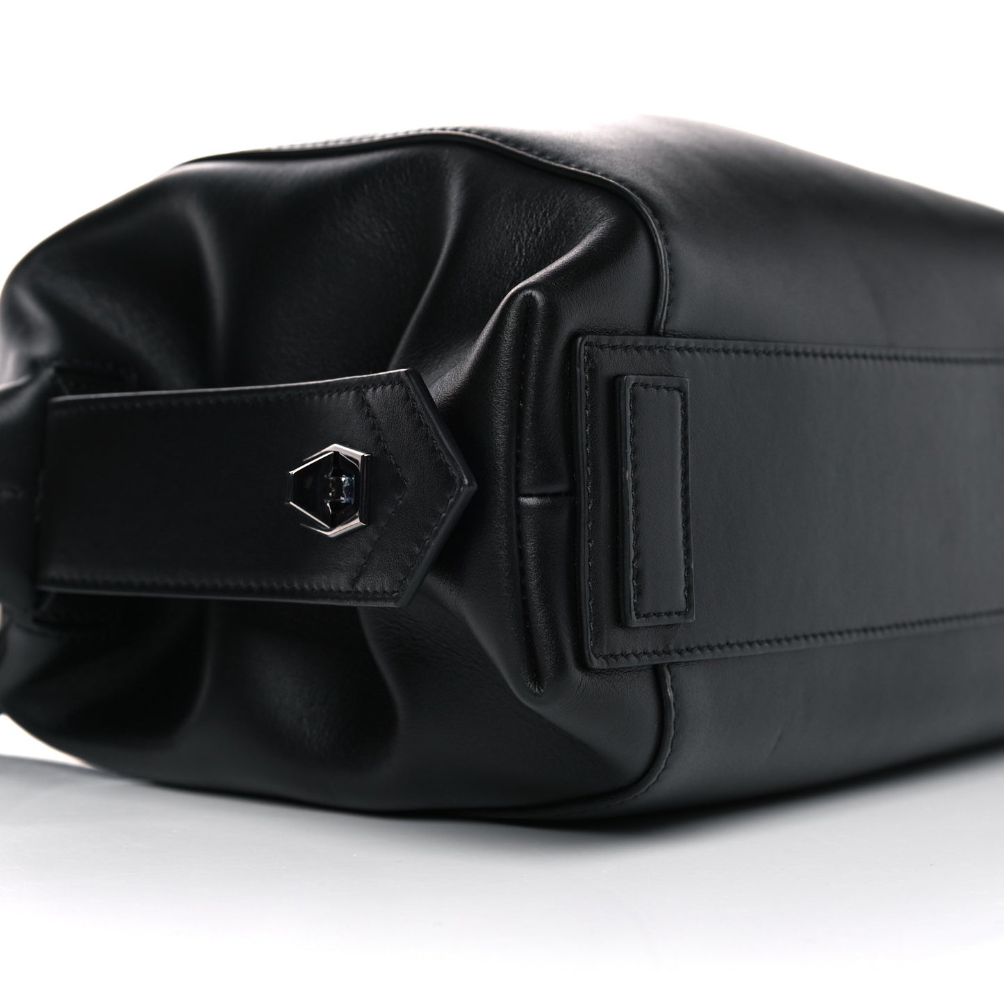 Smooth Calfskin Small Soft Antigona Black