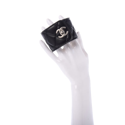 Chanel Lambskin Quilted CC Turnlock Cuff L Black 2 of 5