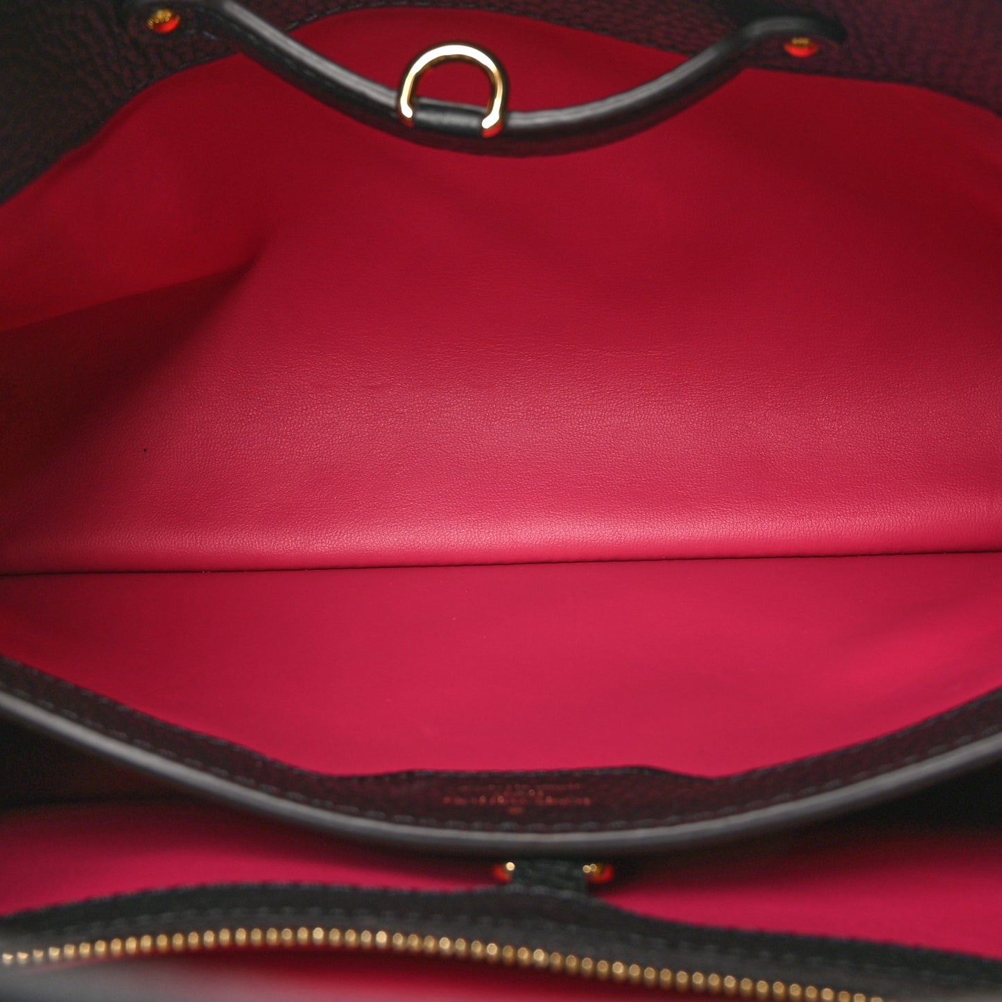 Taurillon Capucines MM Black Fuchsia