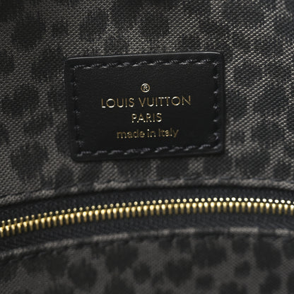 Louis Vuitton Monogram Giant Wild At Heart Onthego GM Arizona 6 of 9