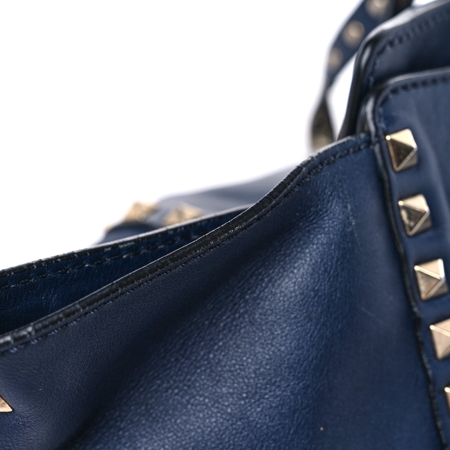 Valentino Garavani Vitello Medium Rockstud Tote Marine 28 of 33