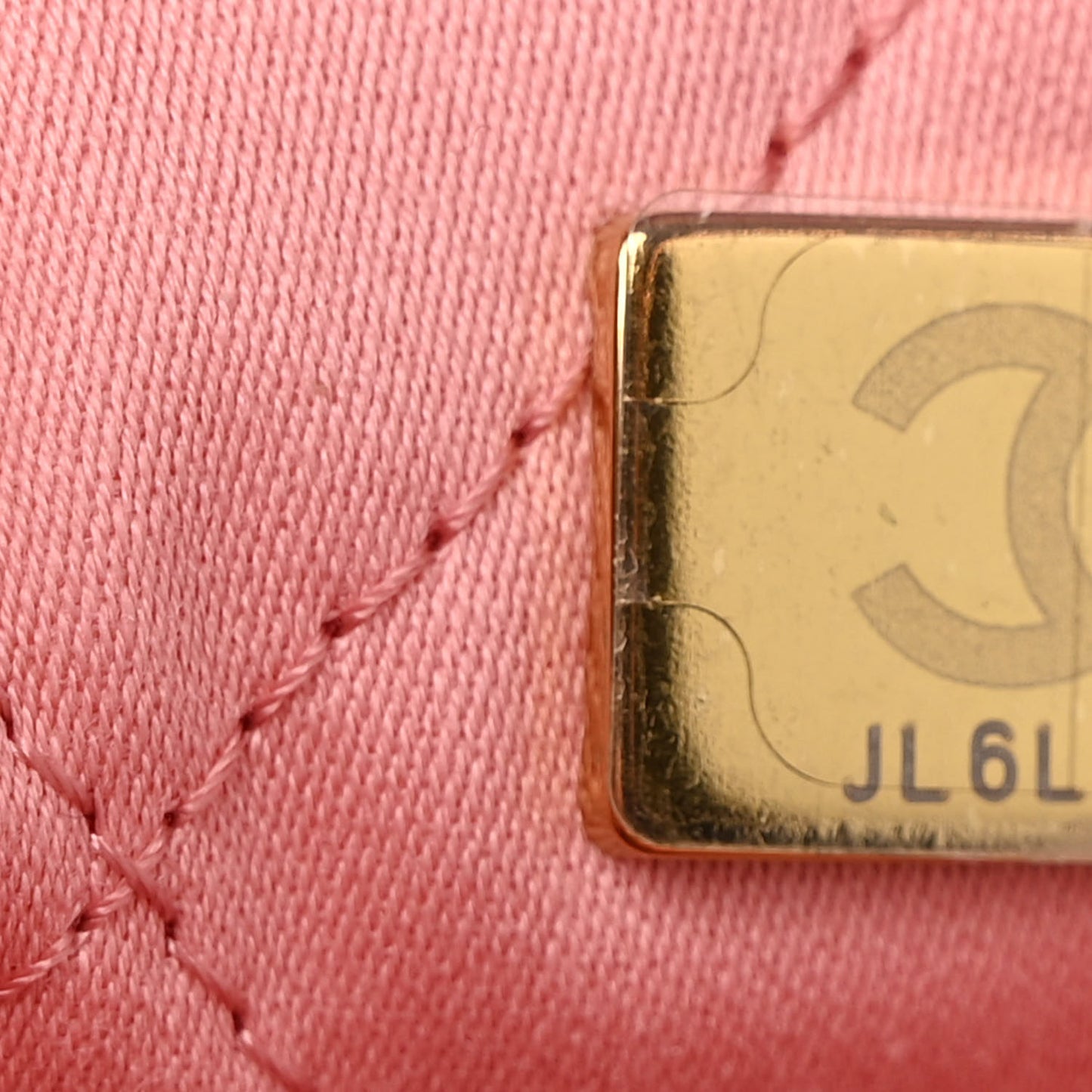 Shiny Caviar Quilted Mini Chanel 22 Coral
