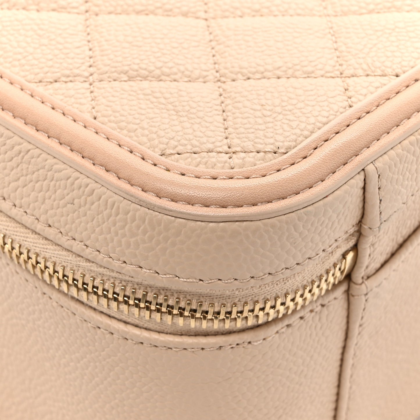 Caviar Quilted Large CC Filigree Vanity Case Beige
