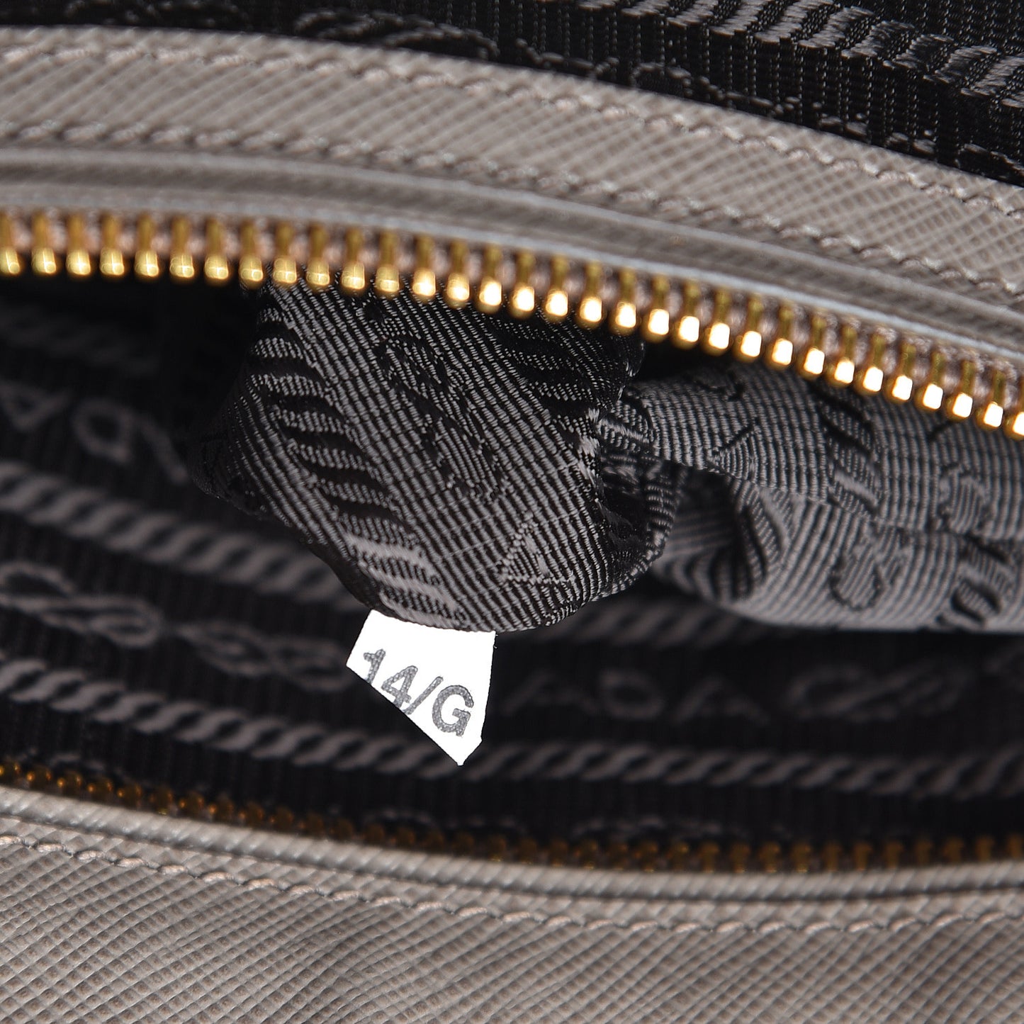 Saffiano Large Galleria Double Zip Tote Argilla