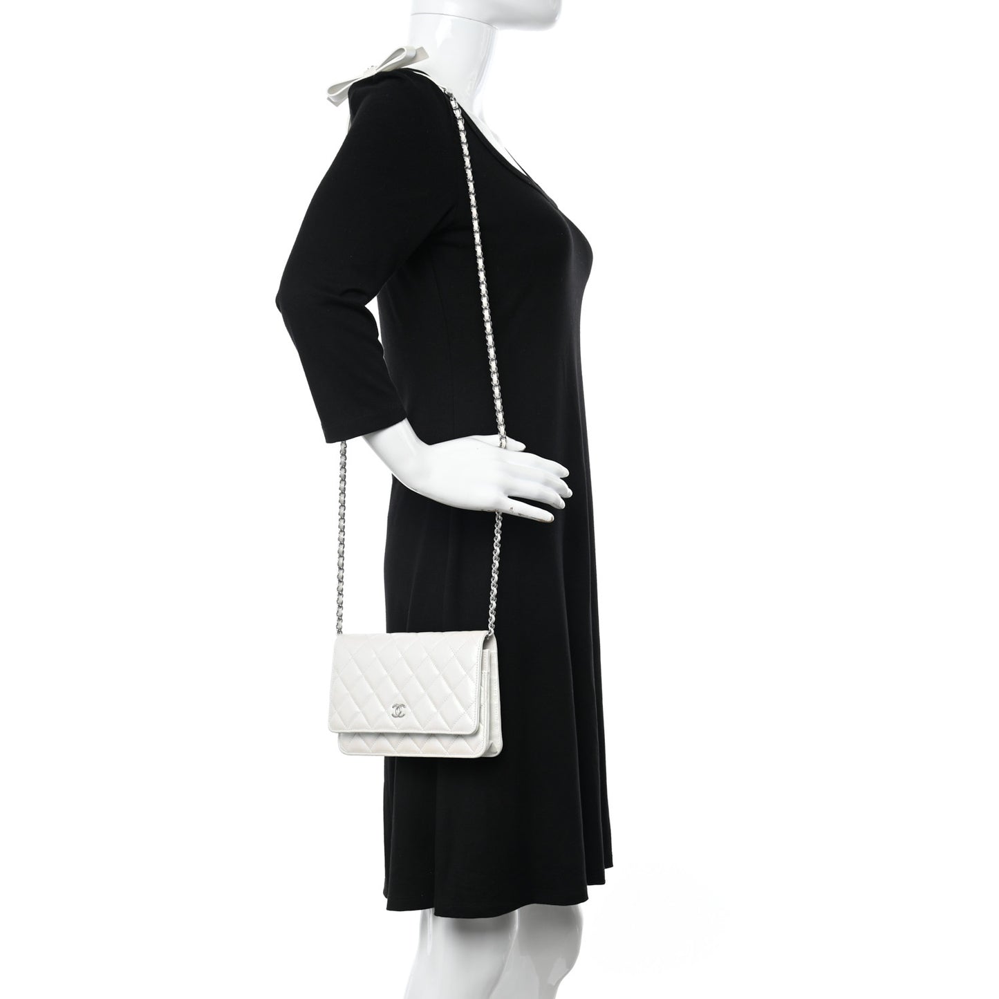 Lambskin Quilted Coco Bow Wallet On Chain WOC White